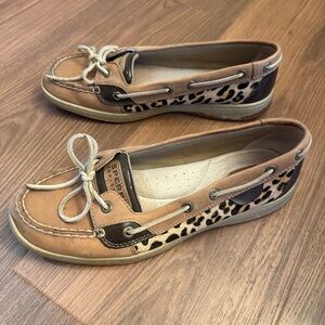Women’s Cheetah Sperry’s for sale! Size 9 medium!